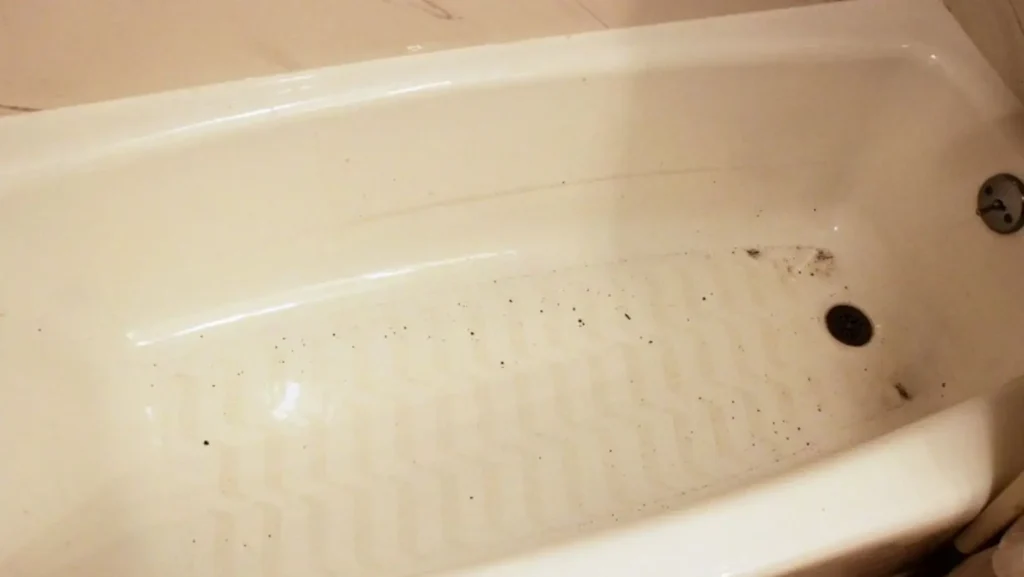 How bathtub rings are cleaned